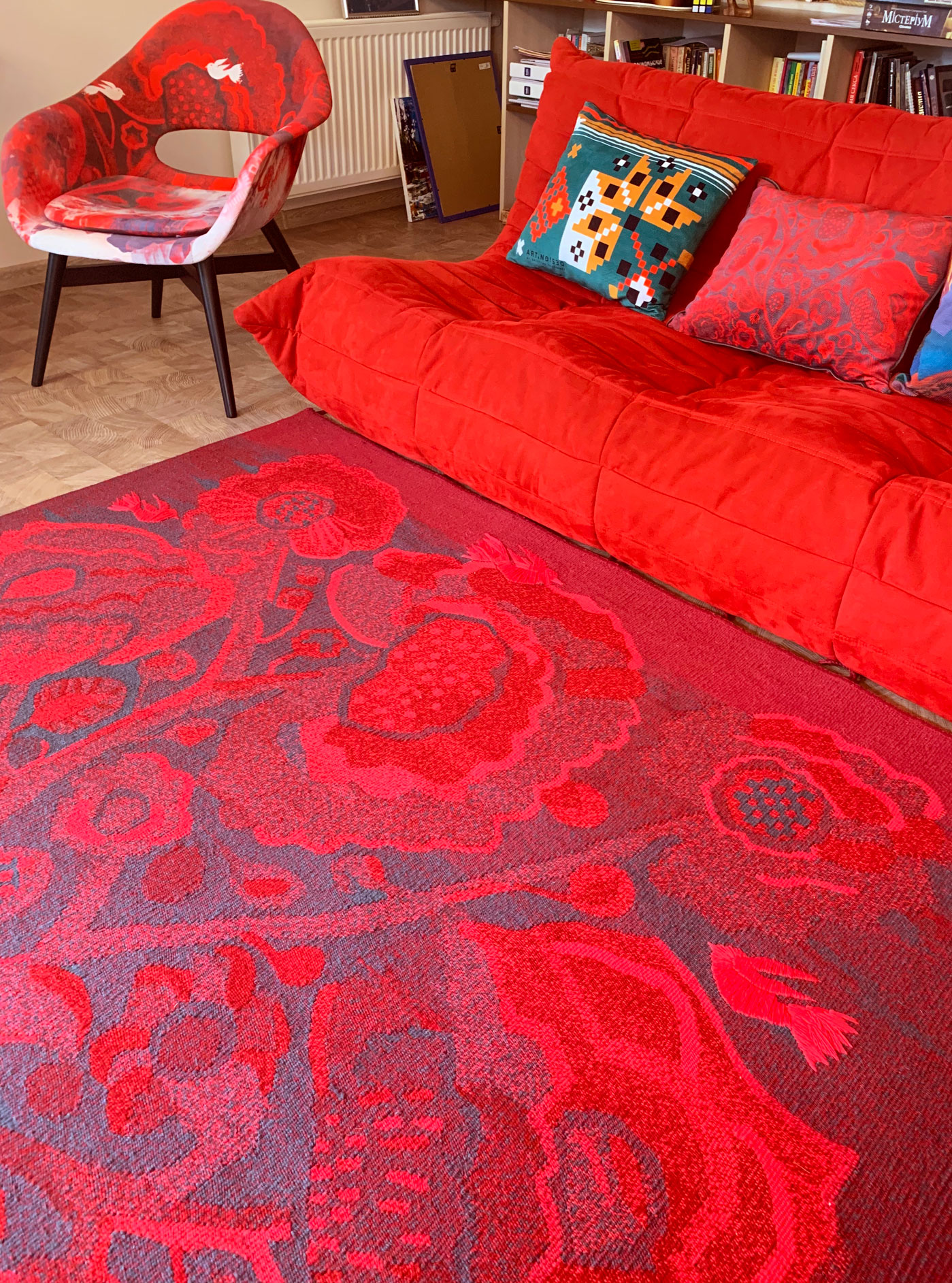 Set “Red magic” Rug + 2 pillows